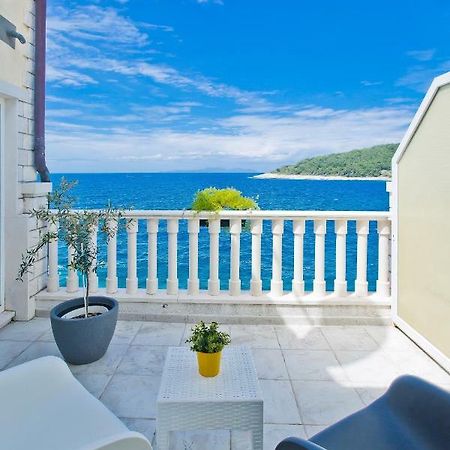 Luxury Bellavista Amazing Sea Holidays With Private Beach & Parking Milna  Esterno foto