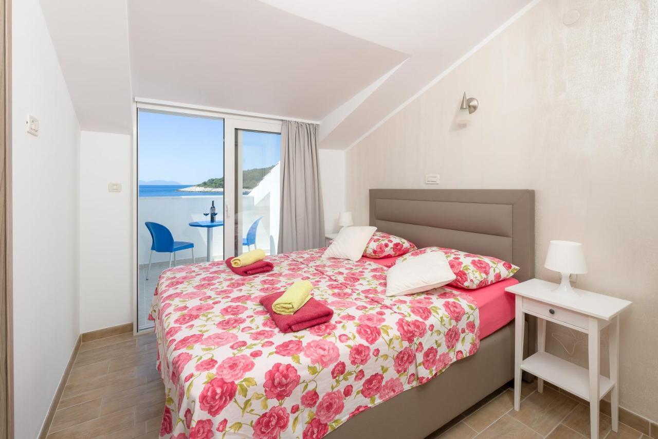 Luxury Bellavista Amazing Sea Holidays With Private Beach & Parking Milna  Esterno foto