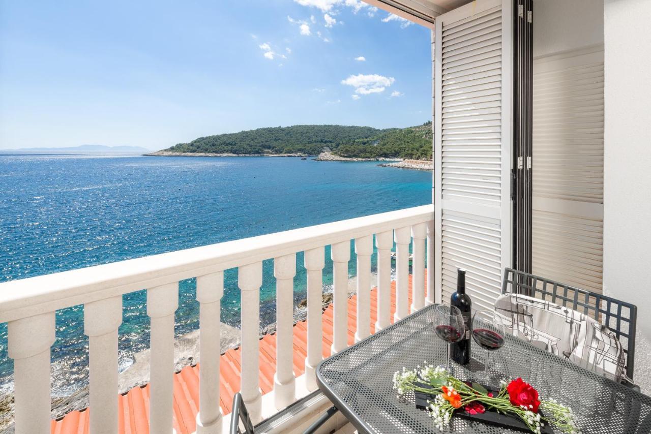 Luxury Bellavista Amazing Sea Holidays With Private Beach & Parking Milna  Esterno foto