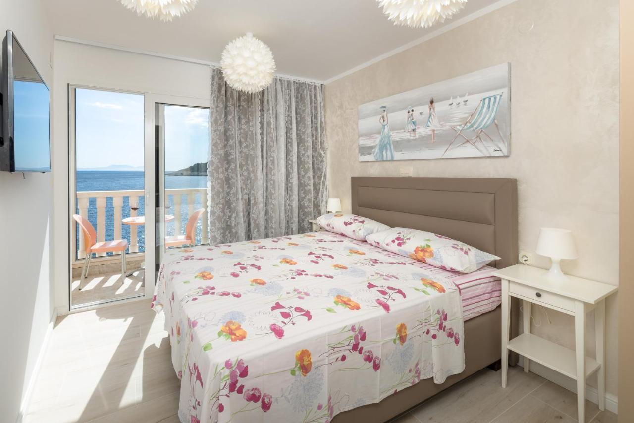 Luxury Bellavista Amazing Sea Holidays With Private Beach & Parking Milna  Esterno foto