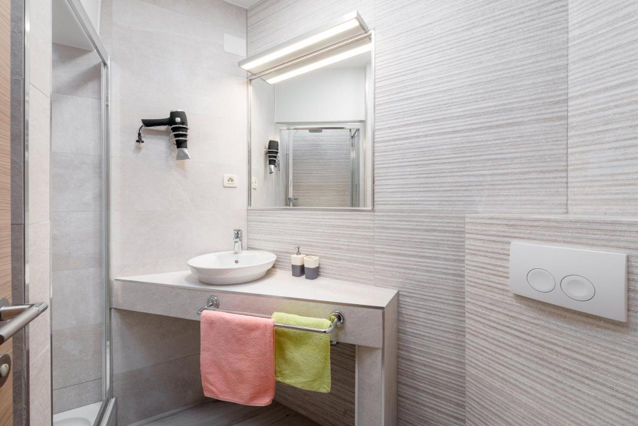 Luxury Bellavista Amazing Sea Holidays With Private Beach & Parking Milna  Esterno foto
