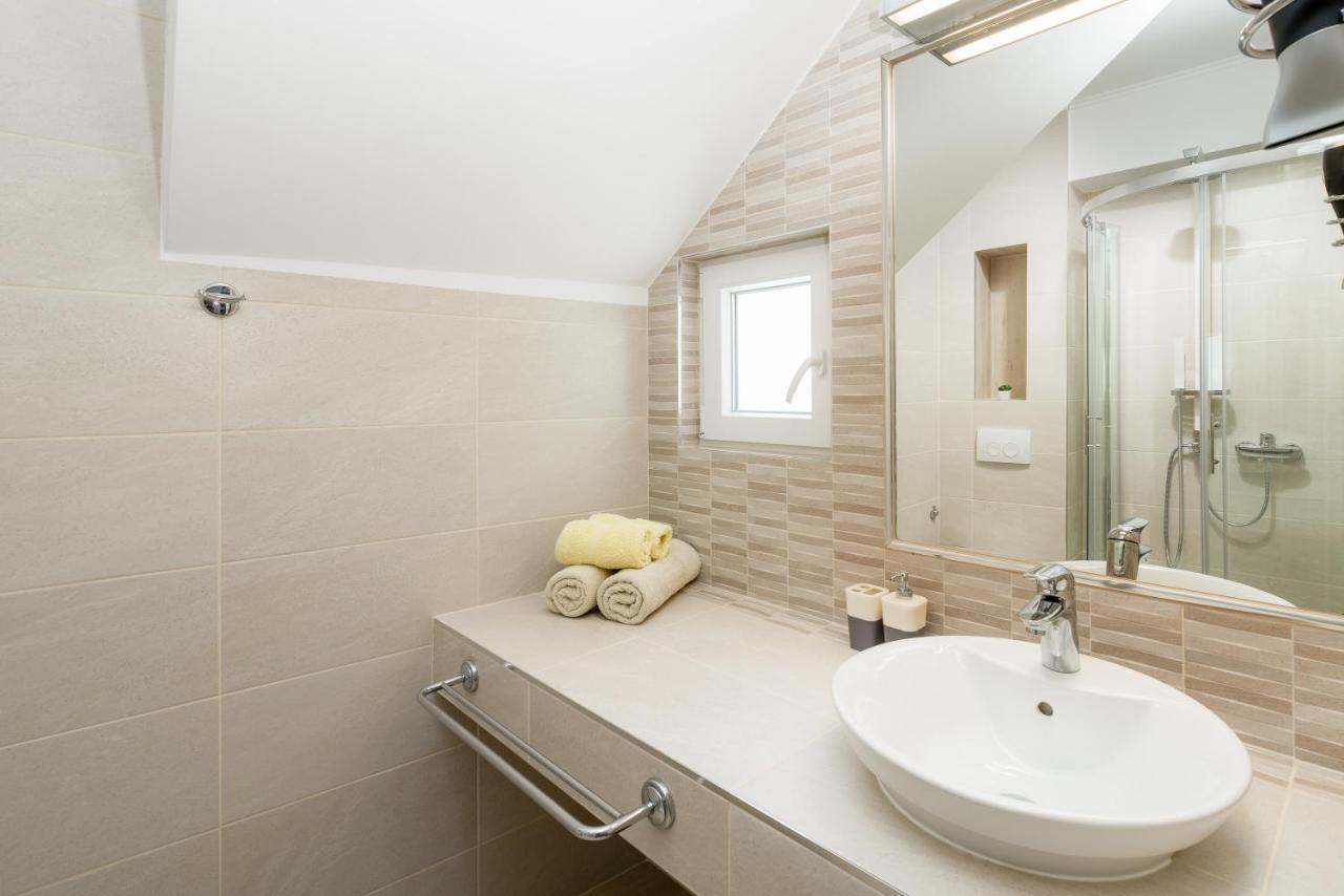 Luxury Bellavista Amazing Sea Holidays With Private Beach & Parking Milna  Esterno foto