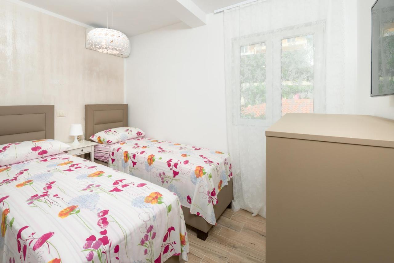 Luxury Bellavista Amazing Sea Holidays With Private Beach & Parking Milna  Esterno foto