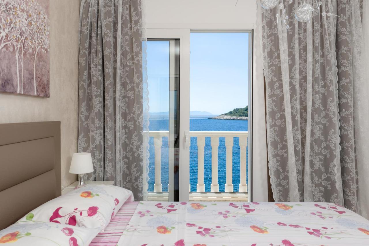 Luxury Bellavista Amazing Sea Holidays With Private Beach & Parking Milna  Esterno foto