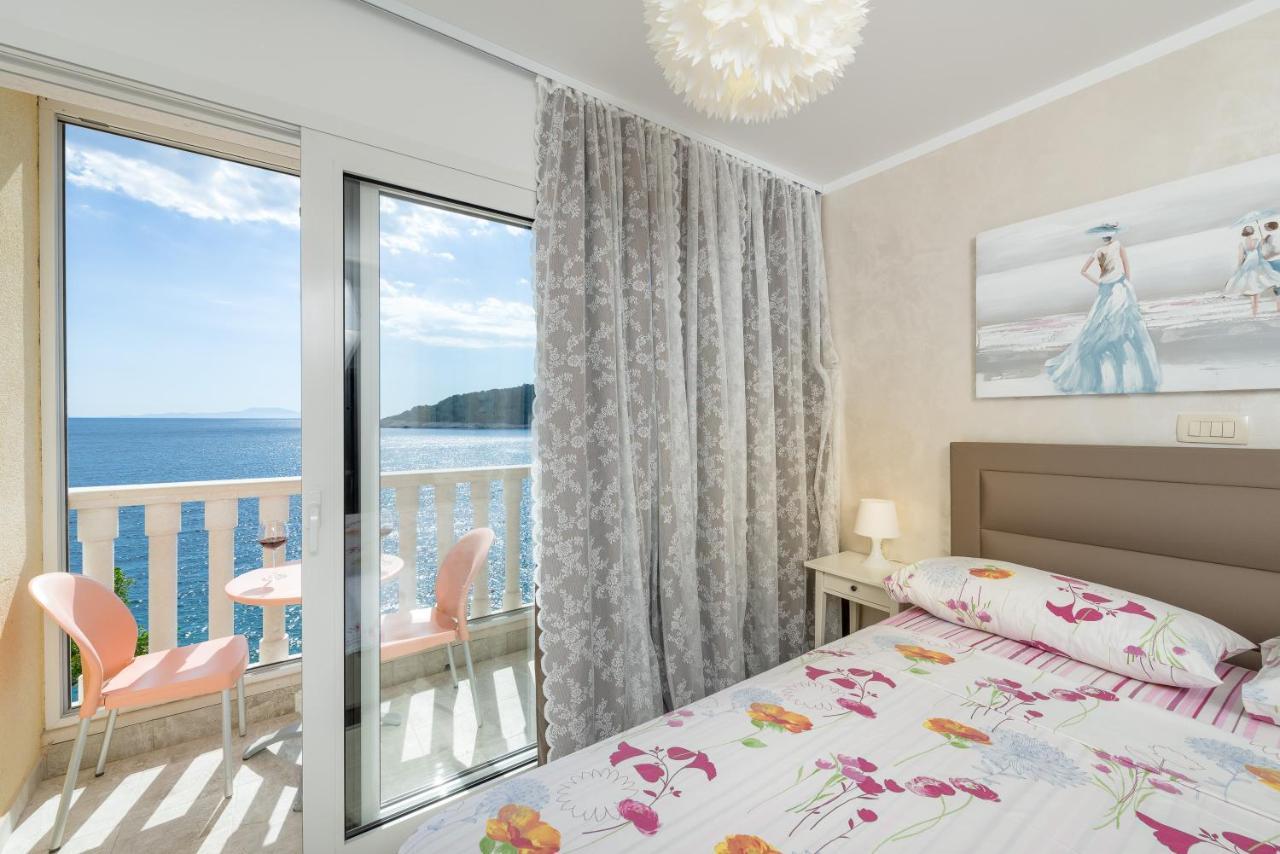 Luxury Bellavista Amazing Sea Holidays With Private Beach & Parking Milna  Esterno foto