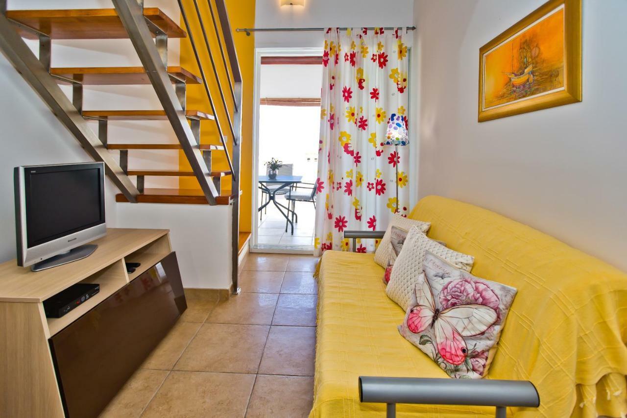 Luxury Bellavista Amazing Sea Holidays With Private Beach & Parking Milna  Esterno foto